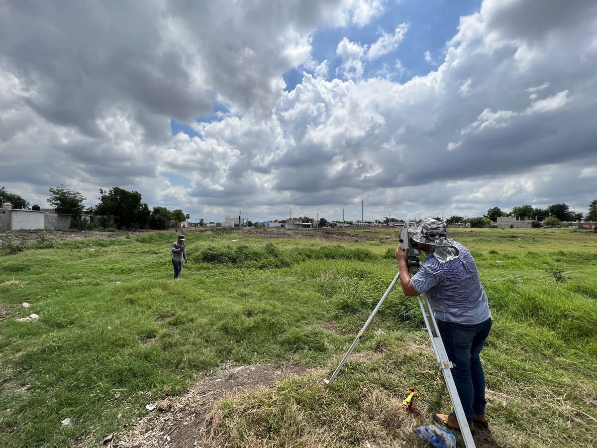 topografia-topografía-construccion-urbanizacion-niveles-terreno-preconstruccion